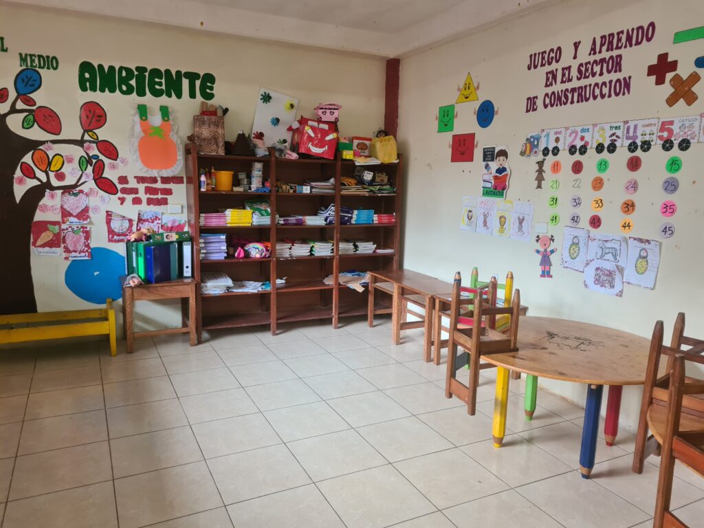 SALON VACIO